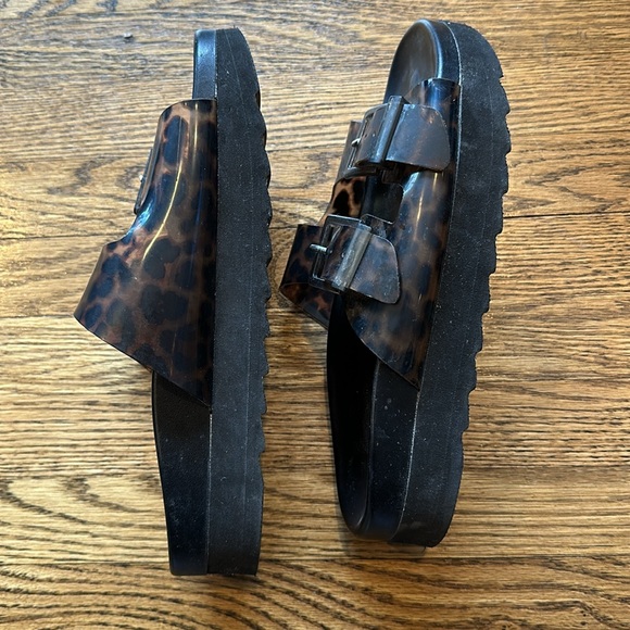 Zara sandals with animal print.  🌸 3 for $17 - Picture 2 of 3